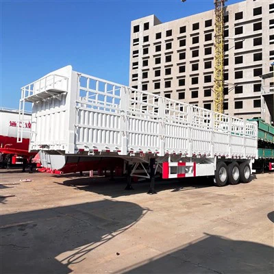 3 tengelyes kerítés félpótkocsi ömlesztett rakomány szállítása